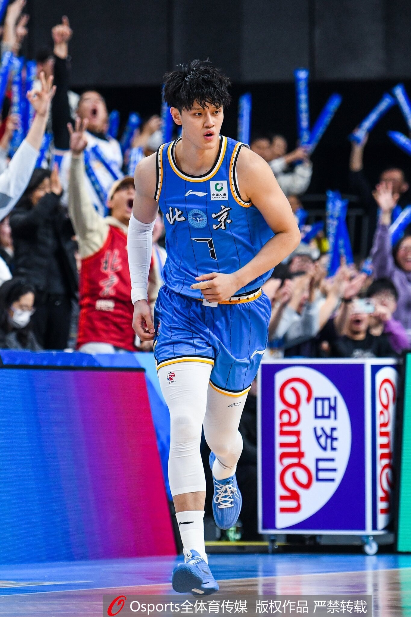 曾凡博在此前国家队集训时膝部积水 北京希望小曾伤病痊愈再出战